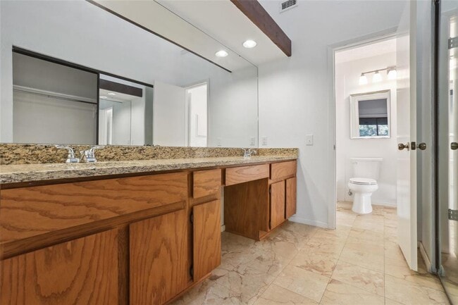 Building Photo - 7122 Wood Hollow Dr