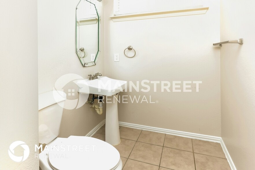 Building Photo - 532 Pinnacle Dr