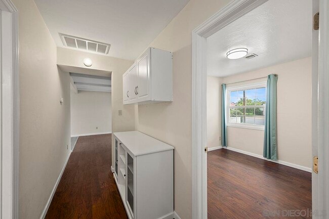 Building Photo - 4148 Cole Way