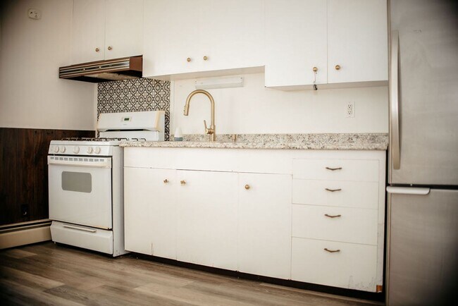 Building Photo - 1078 Kelly Dr