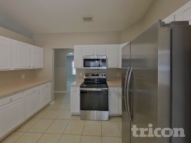 Building Photo - 3965 Caballero Ave