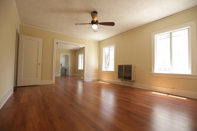 Building Photo - 116 N Catalina St
