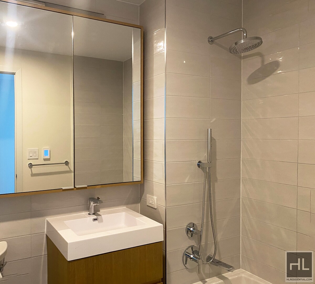 Building Photo - A 40 Road