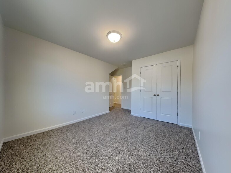 Building Photo - 5571 Stonecrest Dr