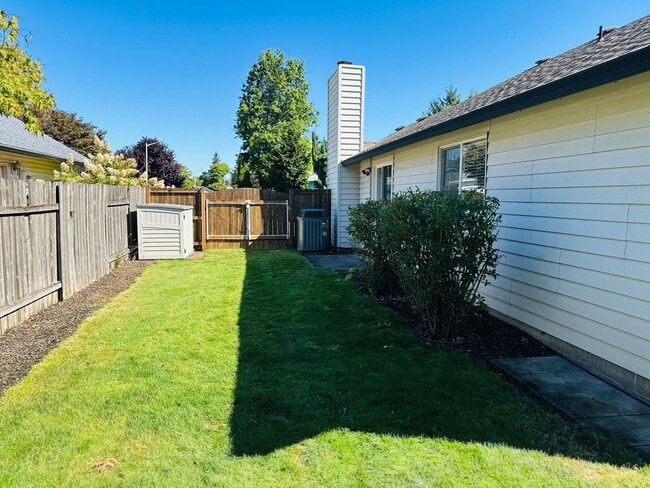 Building Photo - Charming Fisher's Landing Home