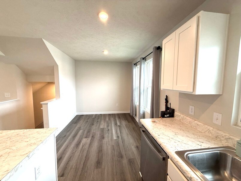 Building Photo - 114 Slate Ridge Dr