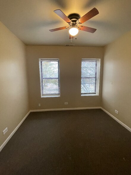 Building Photo - 1904 E 79th St