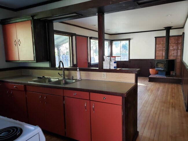 Building Photo - 32280 Ellison Way