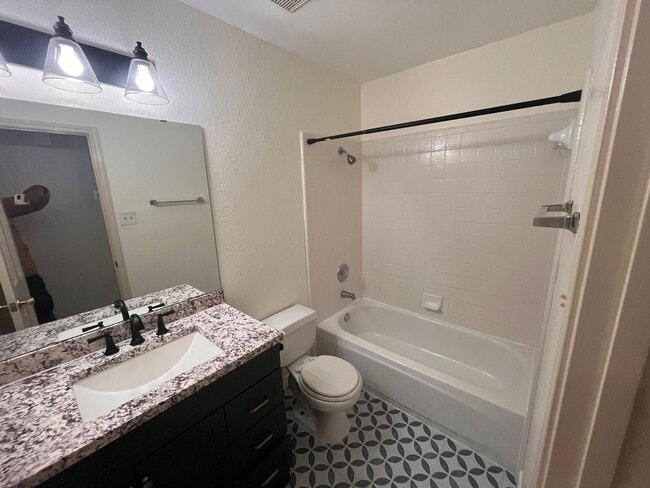 Building Photo - NEW IN MANAGEMENT - AVAILABLE NOW