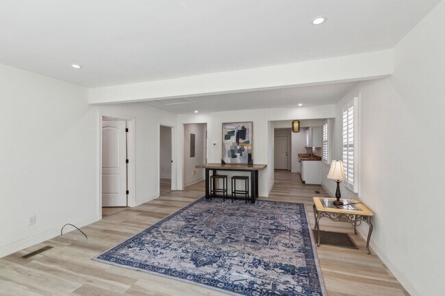 Building Photo - Chic & Modern North Charleston Home with Spacious Backyard