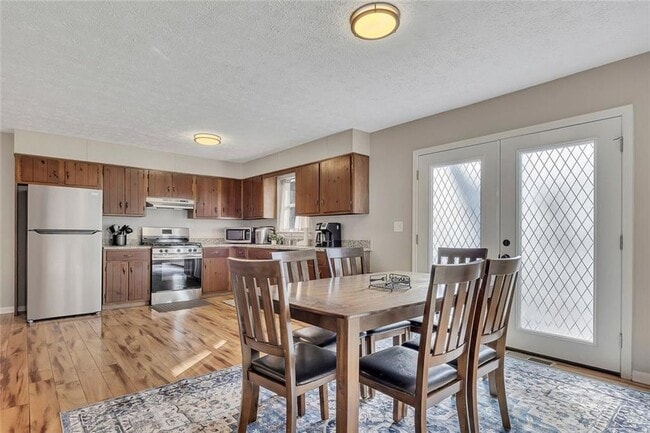 Building Photo - 303 Nottingham Dr