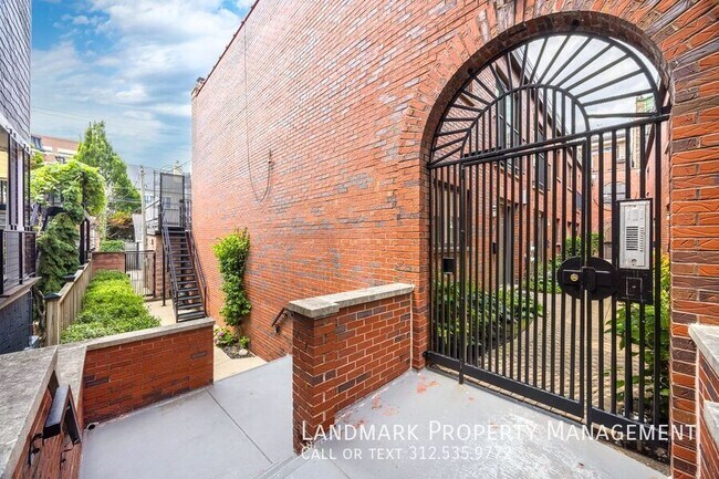 Building Photo - 1720 N Orchard St