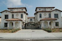 Building Photo - 425 W Duarte Rd