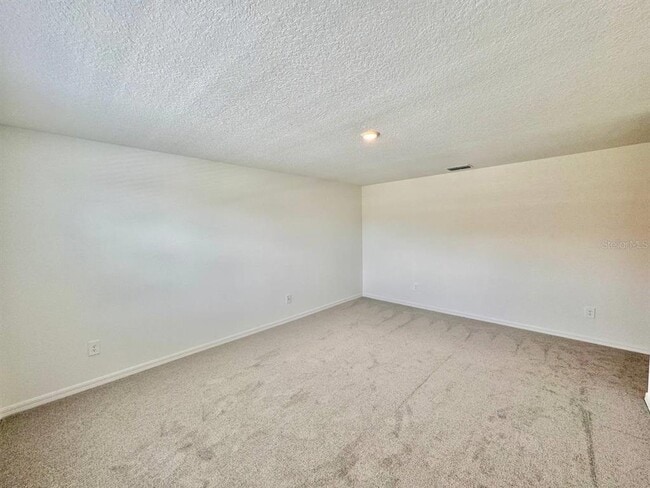 Building Photo - 17554 Pleasantview Blvd