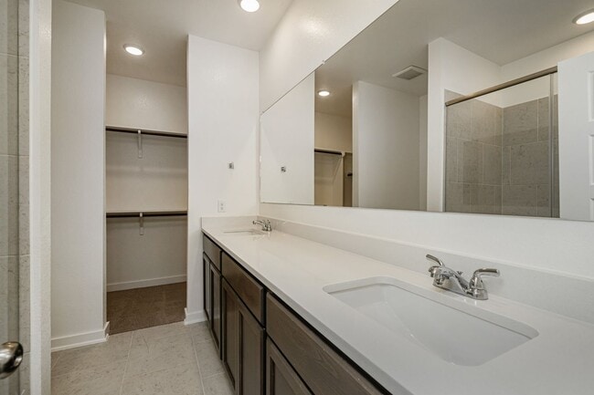 Building Photo - 8433 Adelaide Dr