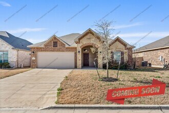 Building Photo - 10217 Eaglefire Dr