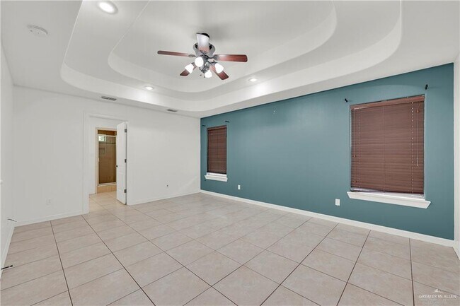 Building Photo - 2523 Yellow Rose Dr
