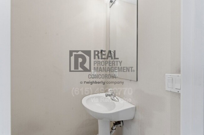 Building Photo - 6066 Sagi Cir