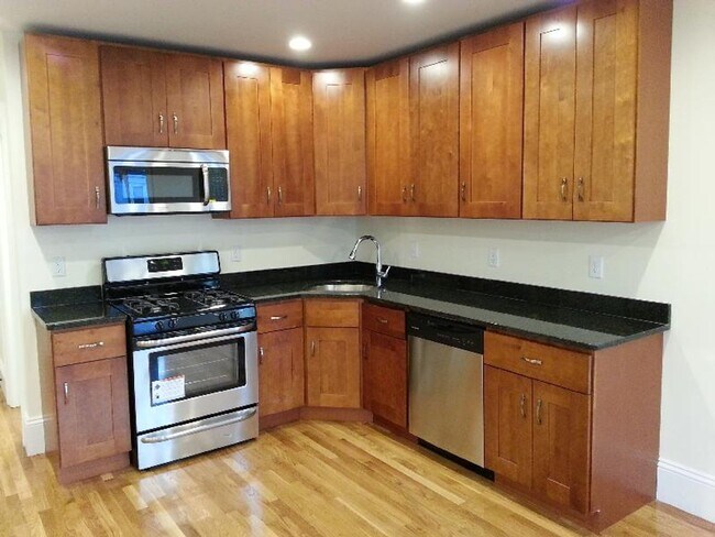 Building Photo - HUge 3 bed in Allston