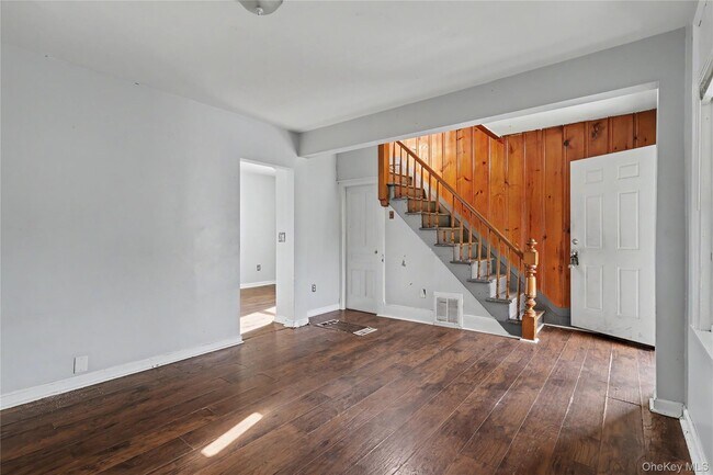 Building Photo - 39 Spruce St