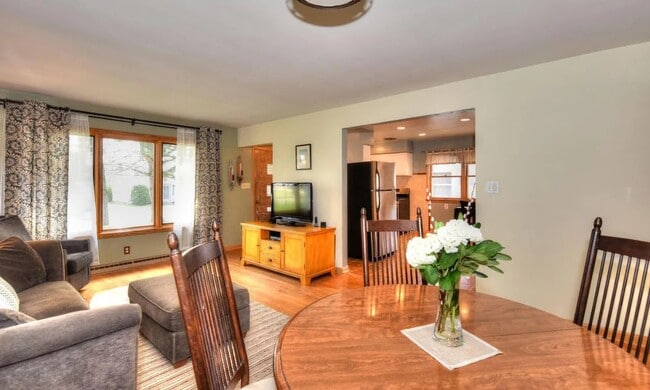 Building Photo - 1913 N 118th St