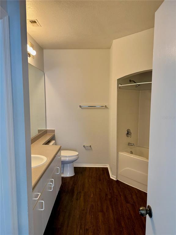 Building Photo - 102 Vista Verdi Cir
