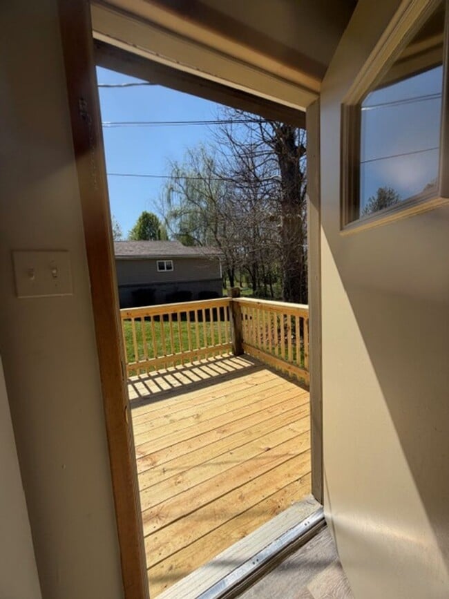 Building Photo - 2 Bedroom Duplex close to I -140 Contact Debra Johnson (865) 591-8281