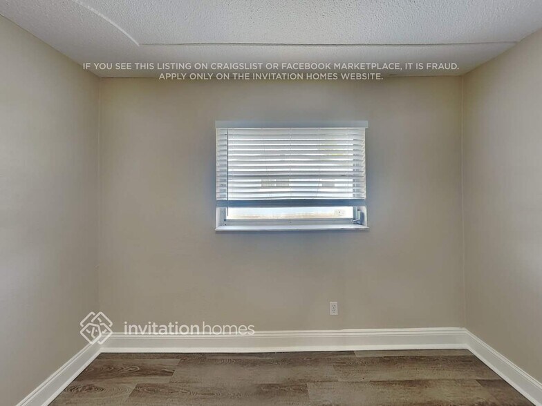 Building Photo - 2240 Kansas St