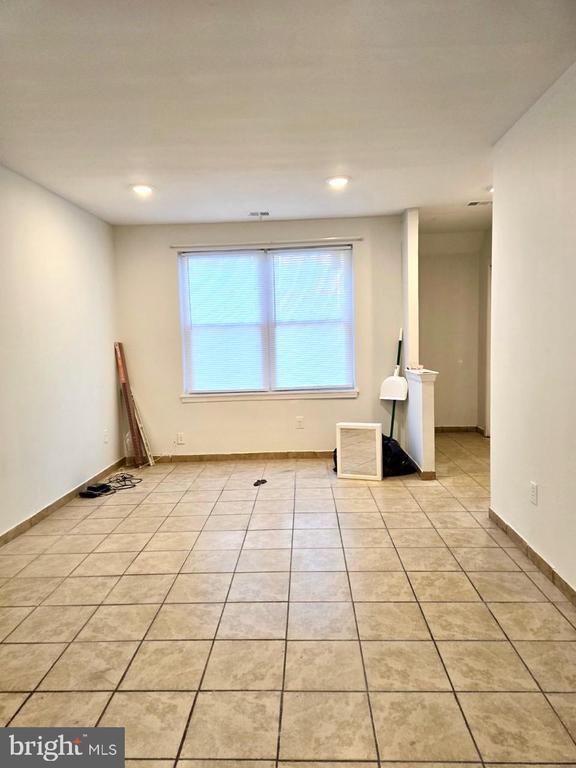 Building Photo - 9400 Fairgreen Ln