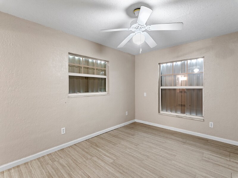 Building Photo - 1219 S 10th St