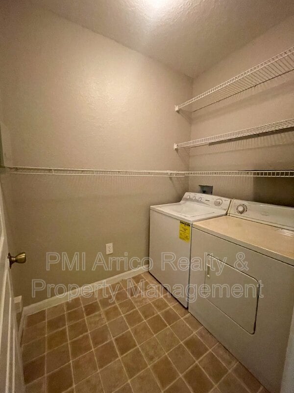 Building Photo - 17112 Carrington Park Dr