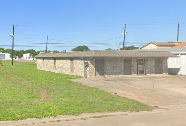 Building Photo - 1301 N Avenue H