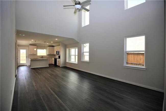 Building Photo - 635 Pheasant Hill Ln