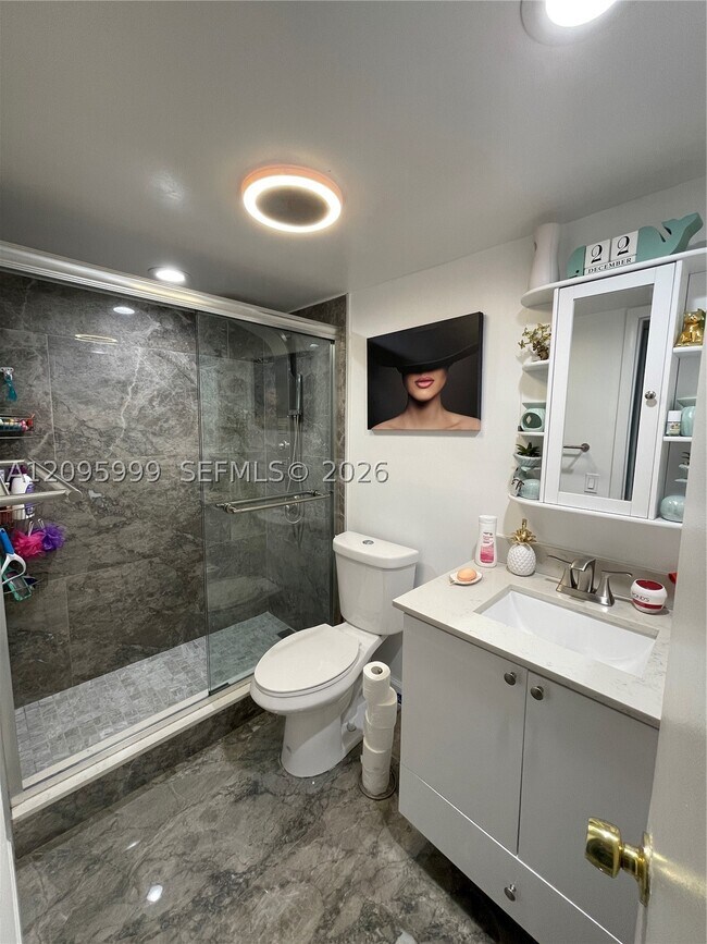 Building Photo - 1055 W 77th St