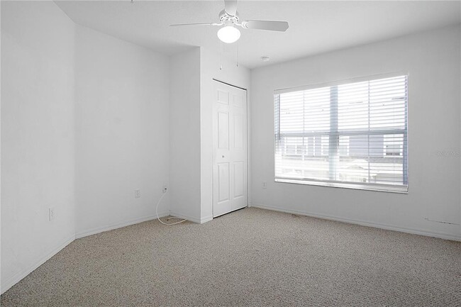 Building Photo - 4562 Yellowgold Rd E