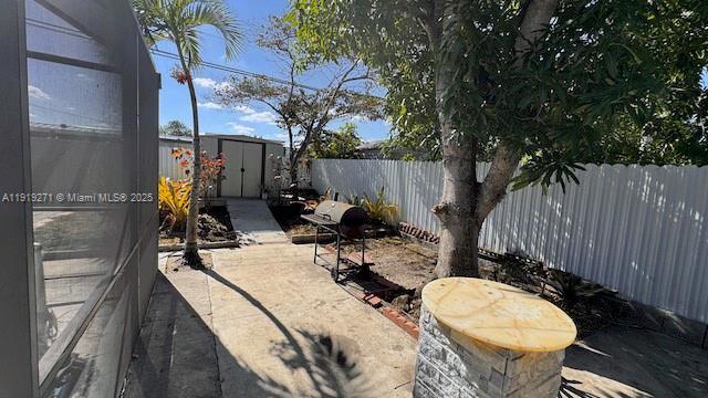 Building Photo - 6980 Scott St