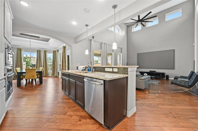 Building Photo - 311 Tangerine Dr