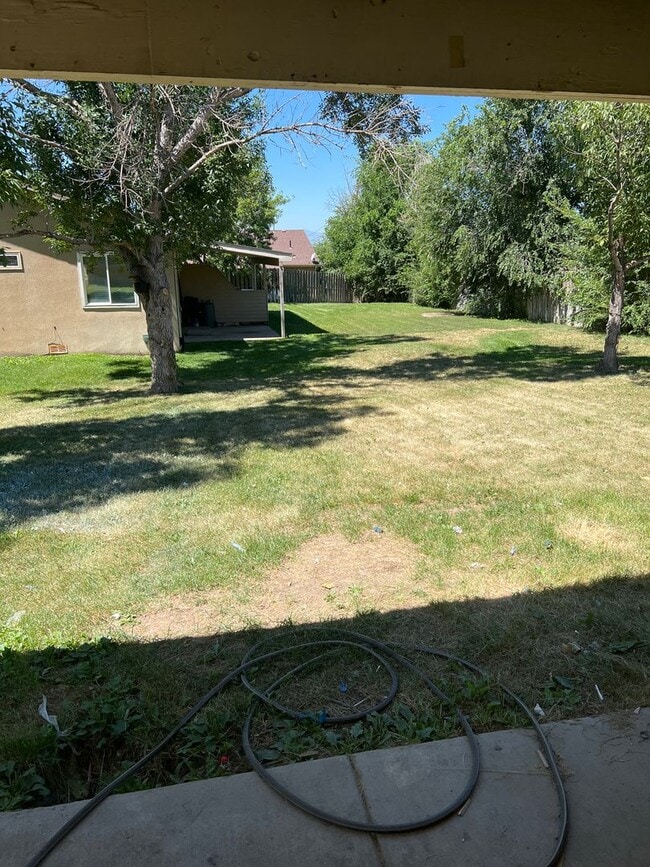 Building Photo - Great 3 Bedroom 2 Bath unit