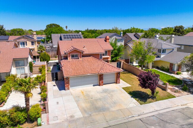 Building Photo - 45322 Pickford Ave