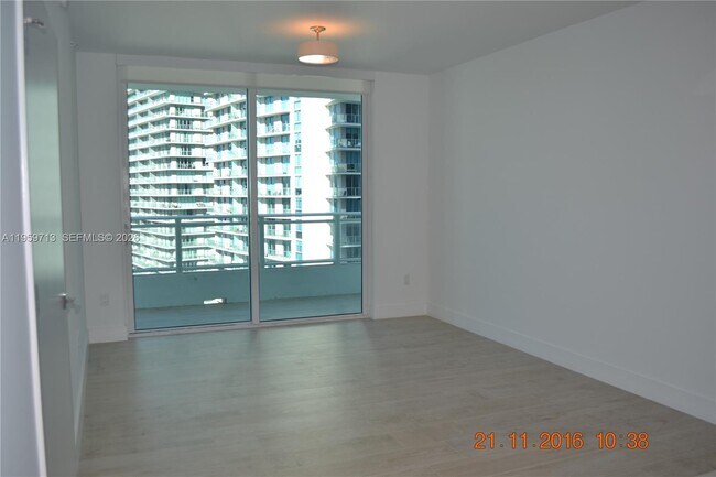 Building Photo - 1080 Brickell Ave