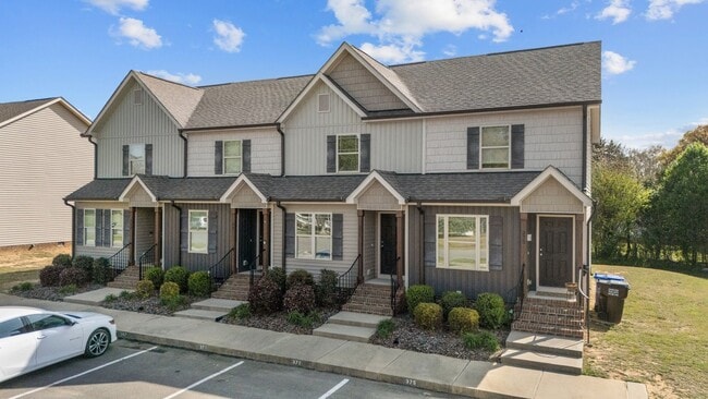 Building Photo - 2 Bedroom 2 Bathroom Town Home Close Proximity To Campbell