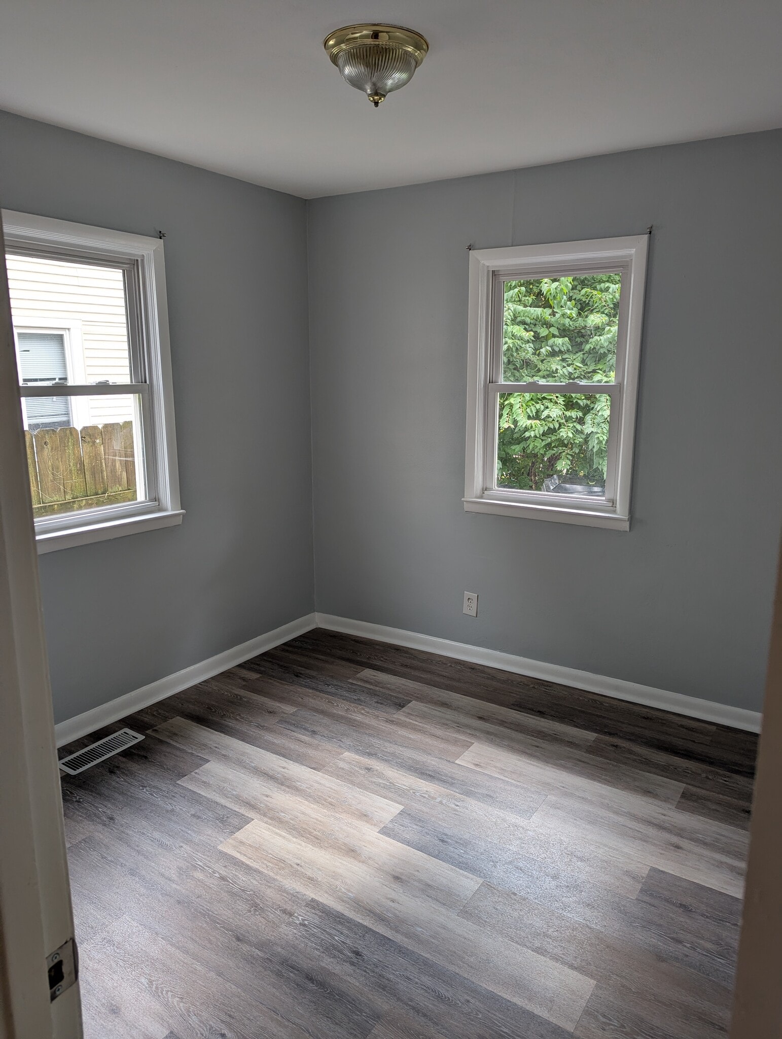 Building Photo - 2917 Haig Ave
