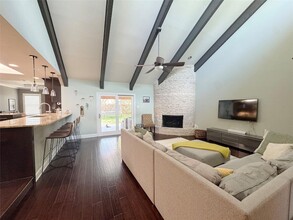 Building Photo - 4803 Woodside Dr