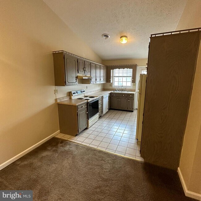 Building Photo - 359 Stonegate Ct
