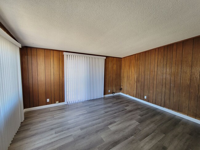 Building Photo - 3 Bedroom Home Near Schools, Shopping, & Downtown Brawley