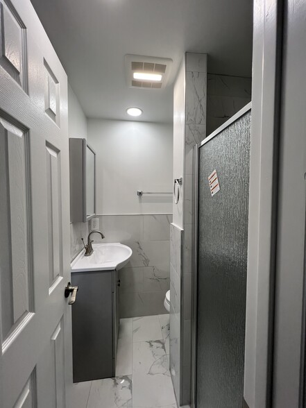 Building Photo - 3820 Hamilton St