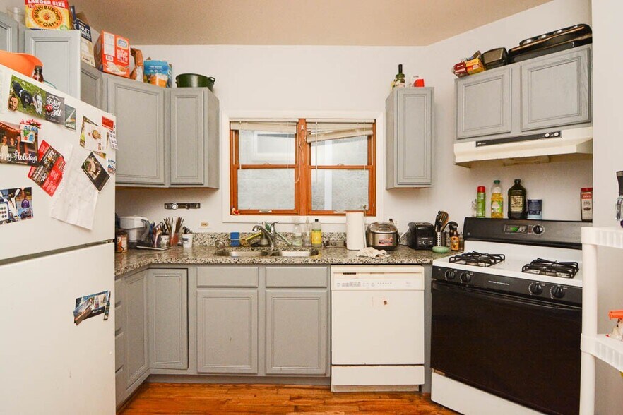 Building Photo - 1350 W Hubbard St