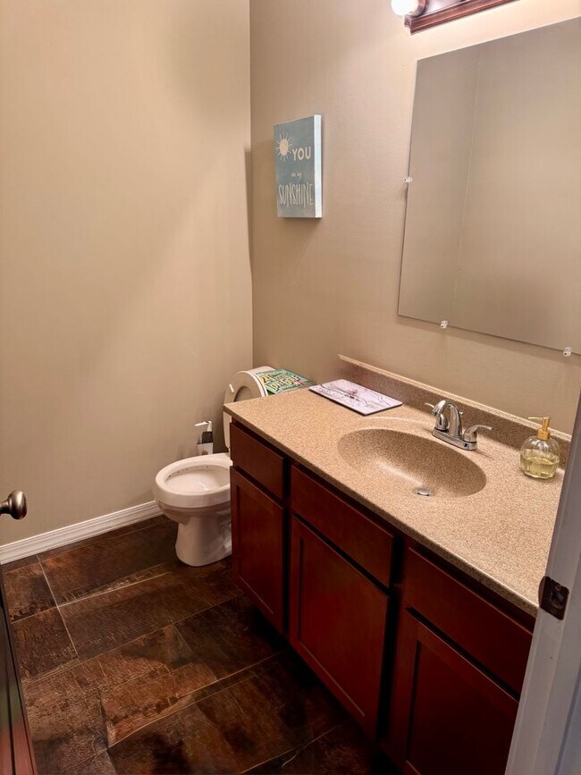 Building Photo - Herd Flats 2 bed 2.5bath
