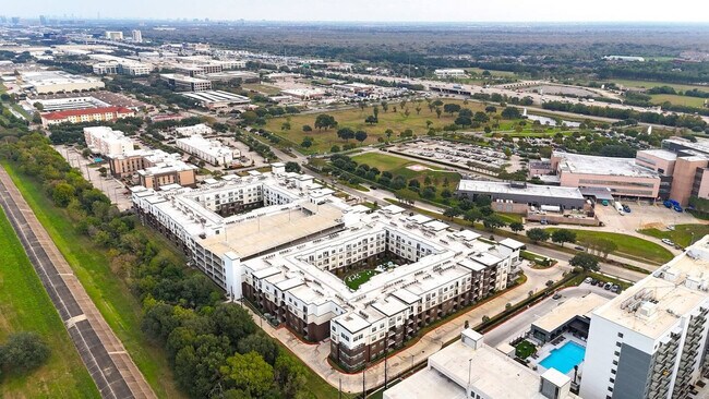 Building Photo - 18210 Park Row Blvd