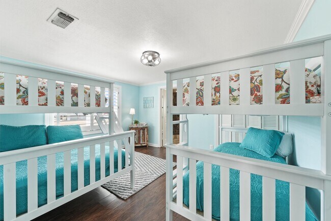 Building Photo - 16634 Jamaica Beach Rd